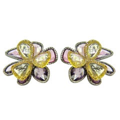Spring is here:Dimensional flower sapphire earrings