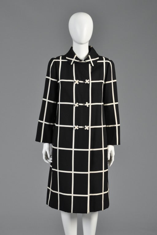 Castillo 1960s Black + White Plaid Coat In Excellent Condition In Yucca Valley, CA