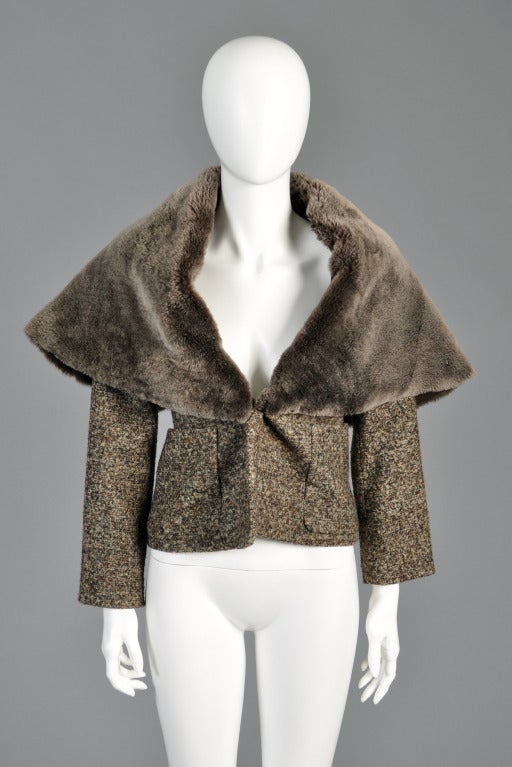 Super cute Krizia nubby wool jacket with MASSIVE genuine shearling fur shawl collar. Single button closure. Ultra soft + cozy. Excellent vintage condition. 

MEASUREMENTS
Bust: 34