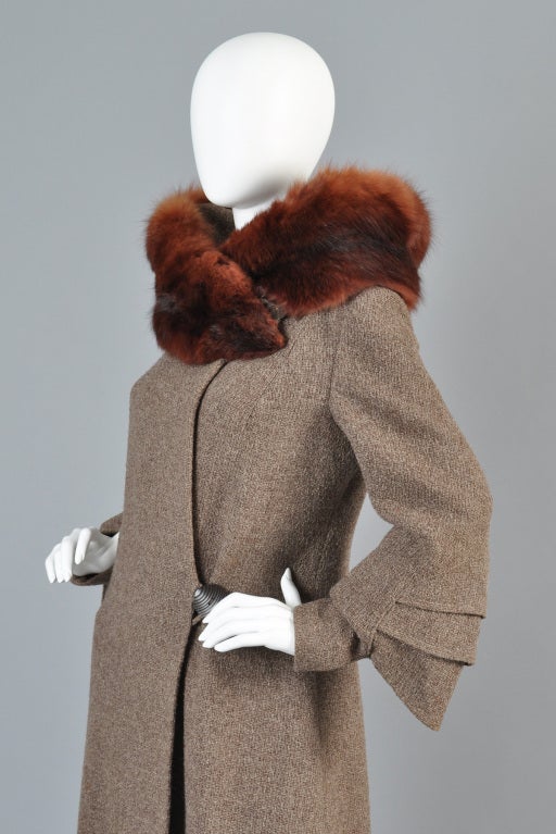 Gray Late 1920s Art Deco Fin Sleeve Fox Collar Coat For Sale