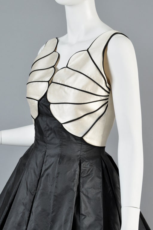 Valentino 1980s Scallop Bust Silk Cocktail Dress 3