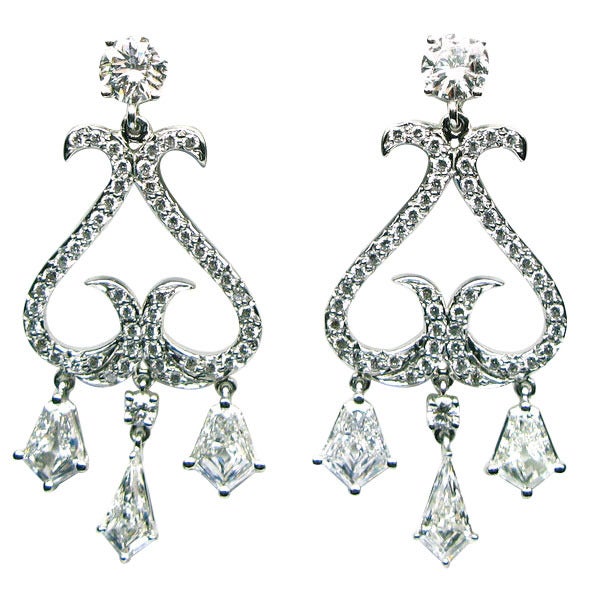 5.29 Carat Kite Shaped Chandelier Earrings with a Round Diamond  For Sale