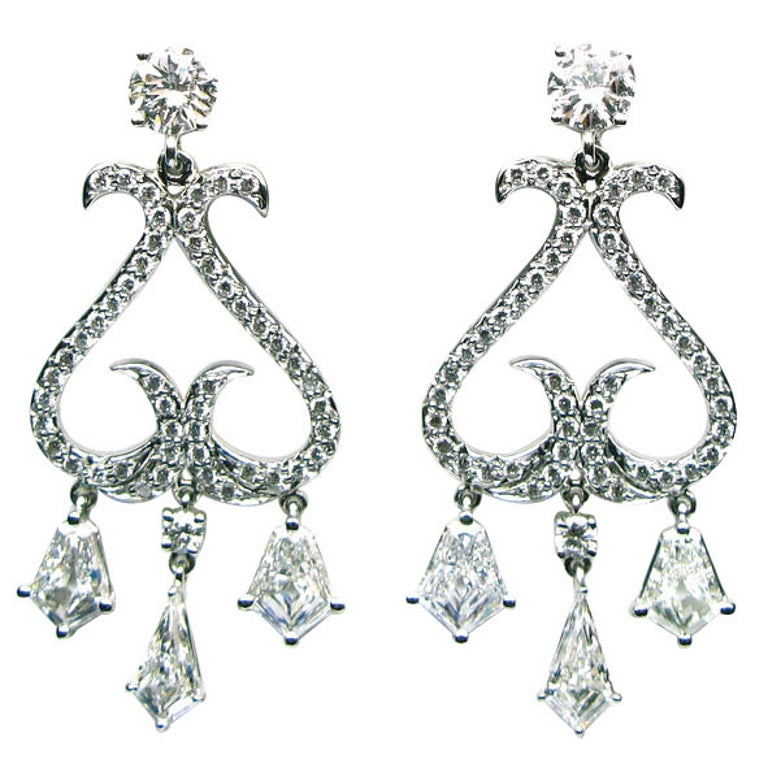 5.29 Carat Kite Shaped Chandelier Earrings with a Round Diamond For
