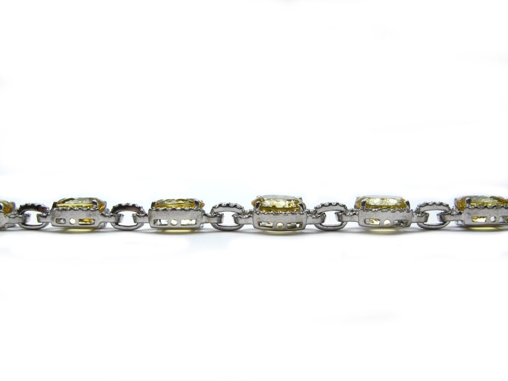Yellow Beryl and Diamond Bracelet In Excellent Condition In New York, NY