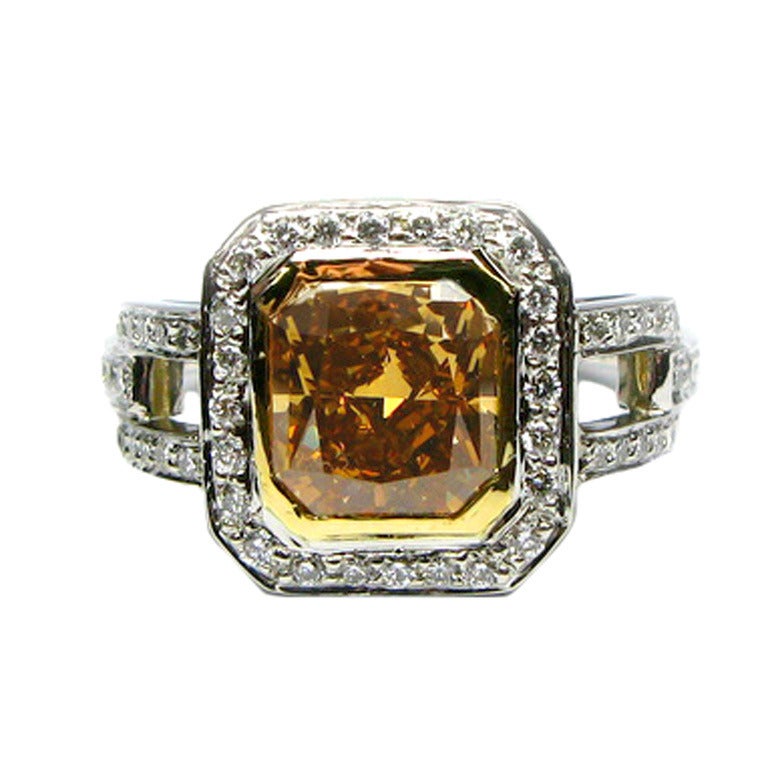 GIA-zertifizierter 2,01 Karat Fancy Cognacfarbener strahlender Diamantrahmen-Ring