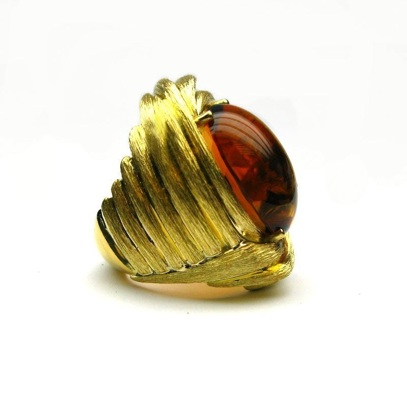 D The Collection by Henry Dunay signed one-of-a-kind 18kt yellow gold sabi ring featuring a 20.19ct cabachon citrine center.