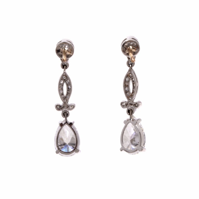 GIA Diamond Platinum Drop Earrings In Excellent Condition In Miami, FL