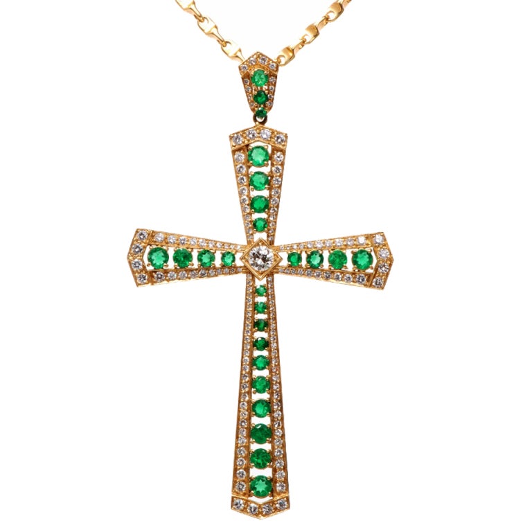 11.85 cts Diamond Emerald Cross Pendant Necklace