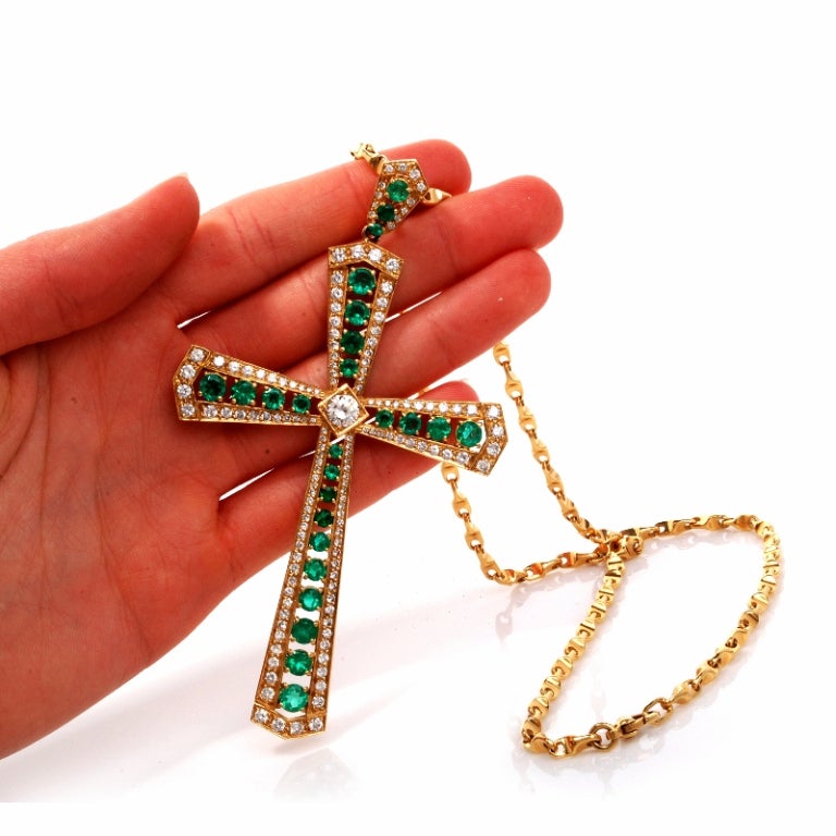 11.85 cts Diamond Emerald Cross Pendant Necklace 5