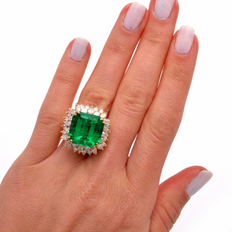 Impressive Emerald Diamond Gold Cocktail Ring 3
