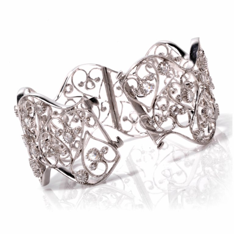 Rose Cut Diamond Gold Wave Bracelet In Excellent Condition In Miami, FL