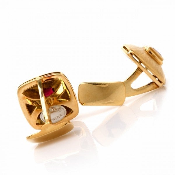 Boodles Amare Ruby Gold Men Cufflinks In Excellent Condition In Miami, FL