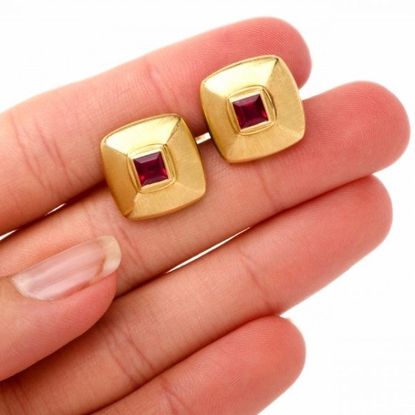 Boodles Amare Ruby Gold Men Cufflinks 1