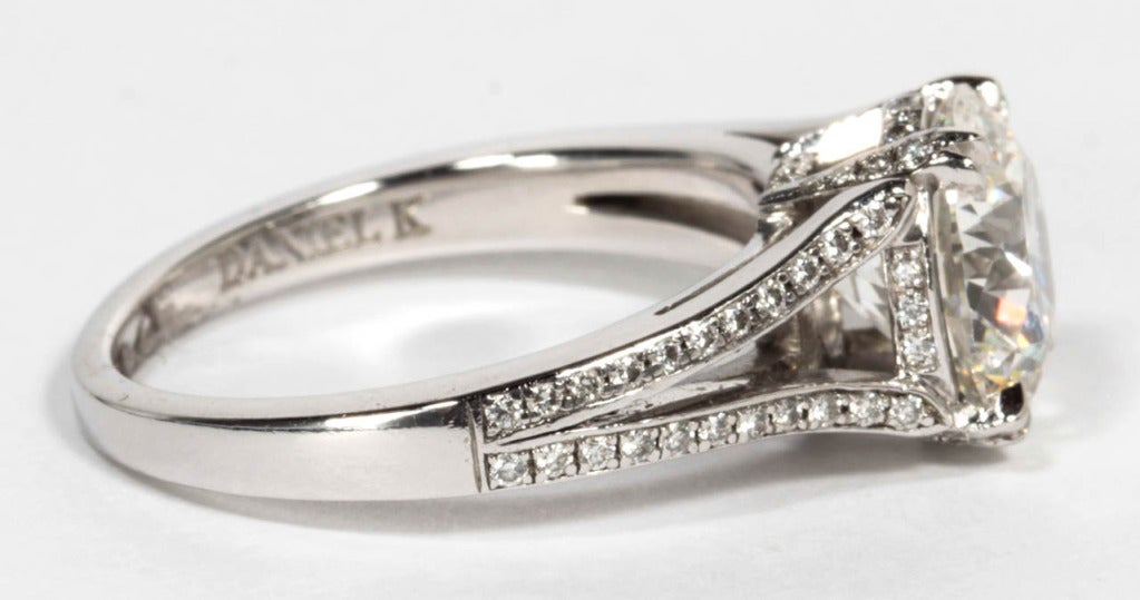 2,17 Karat GIA H VS2 runder Diamant in Platin und Diamant Daniel K Fassung Damen
