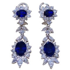 Boucles d'oreilles classiques en saphir et diamant