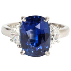 Bague en saphir bleu naturel non chauffé de 6 carats et diamants