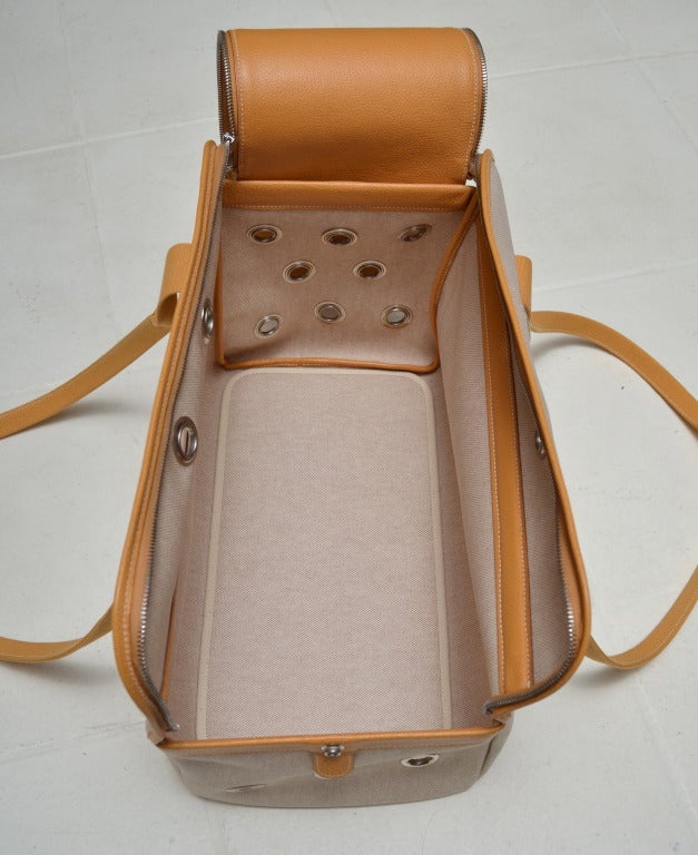 Shop HERMES Carrying bag for dogs (H068639CKAB) by Carrera00