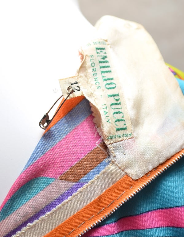 Emilio Pucci Vestido de punto de seda con estampado geométrico vintage 4