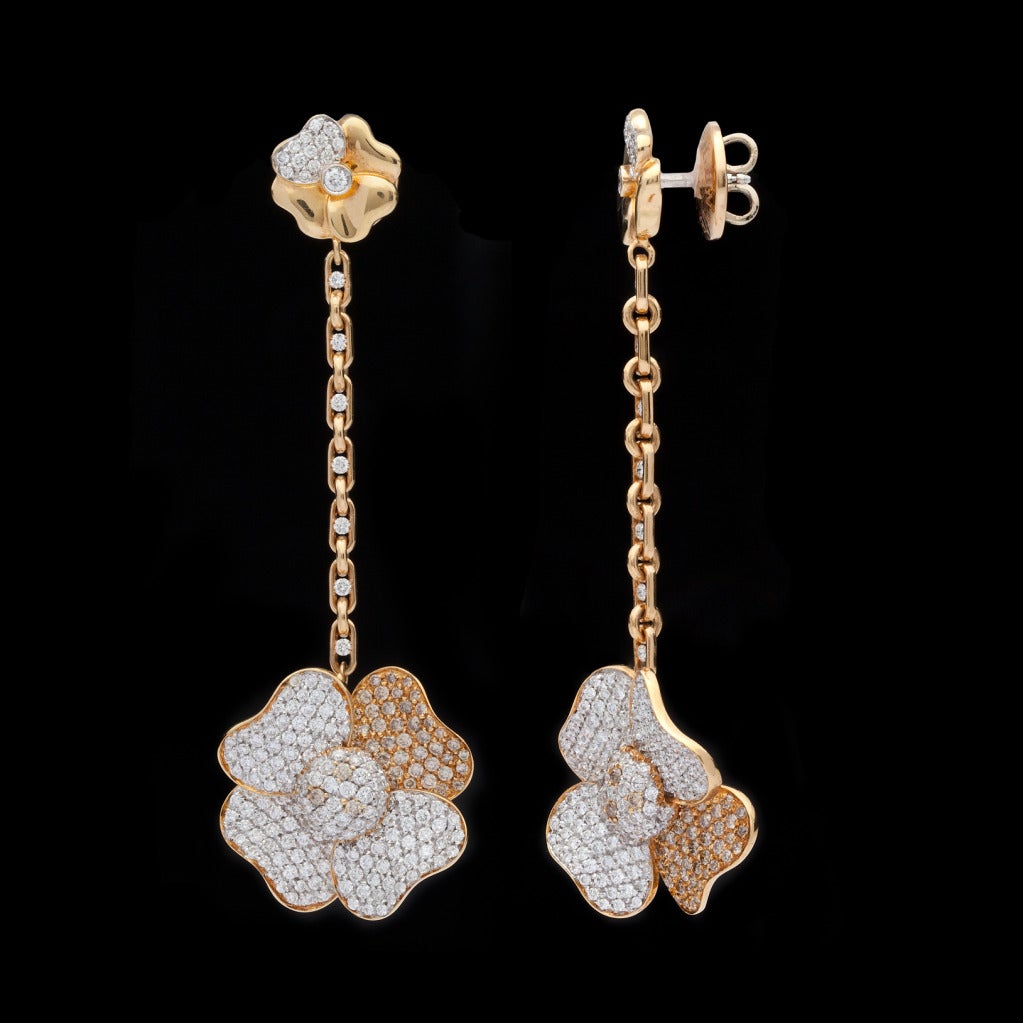 Valente Diamond Dangle Earrings In New Condition In San Francisco, CA