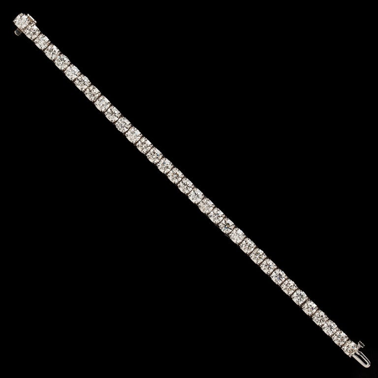 16 Karat Diamant-Tennisarmband im Zustand „Neu“ in San Francisco, CA