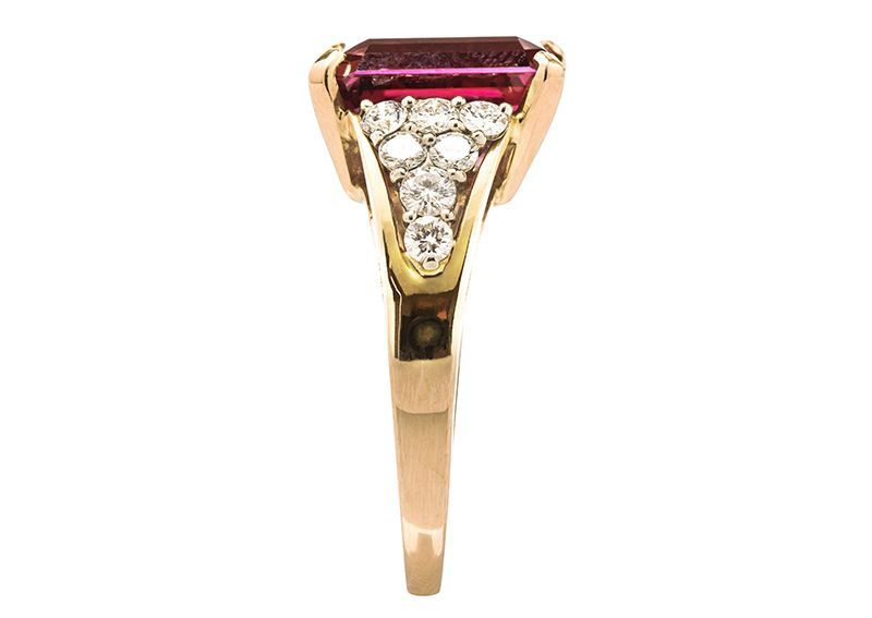 1980s Pink Tourmaline & Diamond Ring In Excellent Condition For Sale In Los Angeles, CA