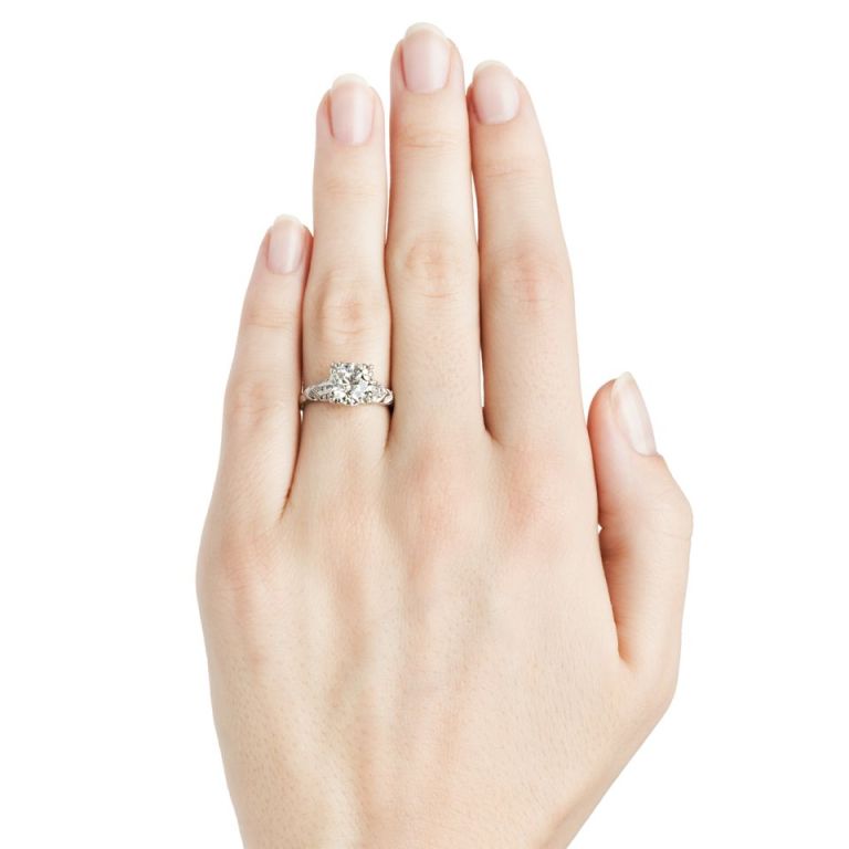 2.00 Carat Diamond Platinum Art Deco Engagement Ring In Excellent Condition In Los Angeles, CA