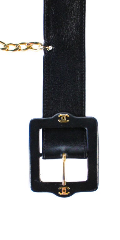 CHANEL leather belt with gold chain.
 fits up to 30.5  inches waist