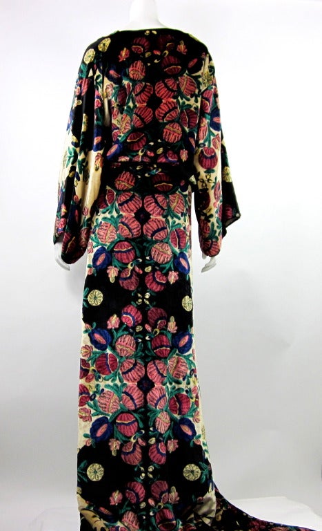 1920er Art Deco Seidensamt-Robe im Zustand „Gut“ in Beverly Hills, CA