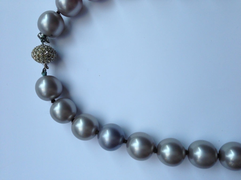 Women's 1980s Kenneth Jay Lane Tahitian Pearl Necklace and Jeweled Clasp For Sale