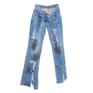 Spring 2001 Dolce and Gabbana Safety Pin and Graffiti Jeans Featured in  2001 Ad Campaign at 1stDibs | 80's safety pinned jeans, safety pin jeans  80s, dolce and gabbana graffiti jeans