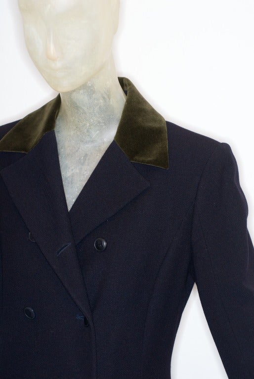 Fitted Hermes Equestrian Style Coat with Loden Green Velvet Collar In Excellent Condition For Sale In New York, NY