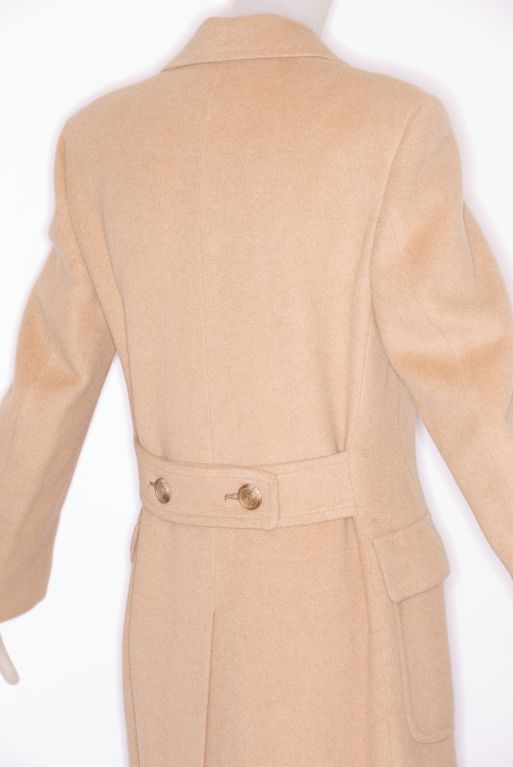 Women's Early 1970s Fitted Bill Blass Camel  Coat For Sale