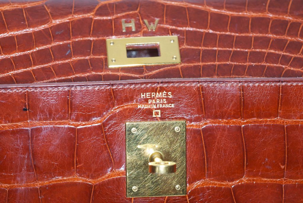 Hermes 32cm Alligator Kelly with Gold Hardware For Sale 1