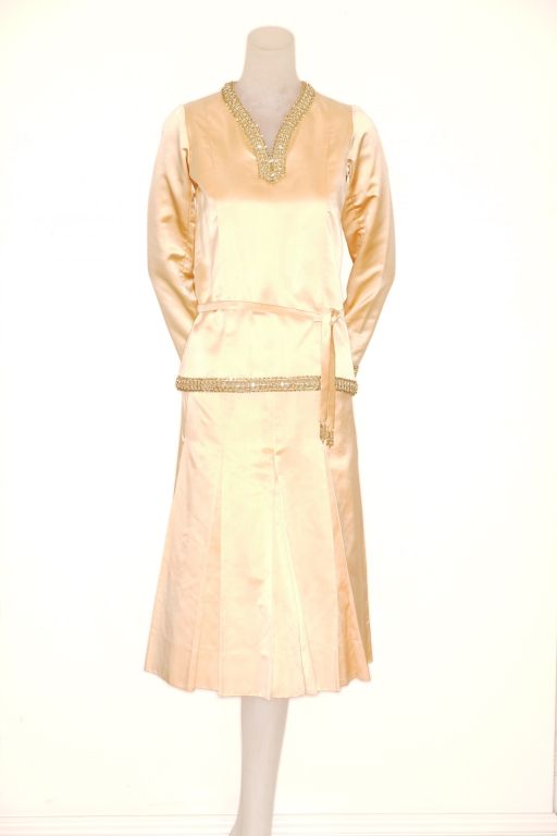 1970s Chanel Haute Couture Silk Ensemble with Gold Embroidery For Sale 2