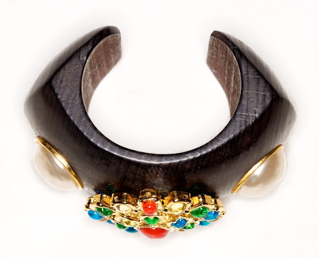 Women's Magnificent Chanel Couture Gripoix and Wood Cuff For Sale