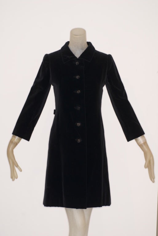 Beautiful 1960s Givenchy Couture fitted black velvet jacket with high arm holes, narrow sleeves and beaded buttons.<br />
<br />
RARE vintage<br />
STORE HOURS: MONDAY TO FRIDAY 11:30 to 6PM<br />
24 West 57th <br />
Fifth floor<br