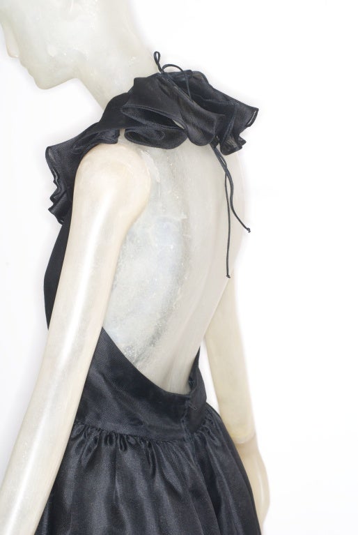 1970s Oscar de la Renta Ruffled Backless Silk Gazar Gown For Sale 2