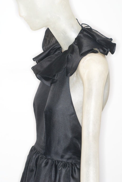 1970s Oscar de la Renta Ruffled Backless Silk Gazar Gown For Sale 4