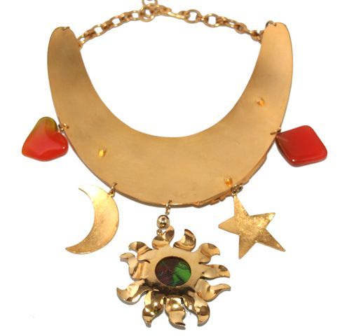 One of a kind Christian Lacroix Défilé Choker. 
Made of orange, green and gold Resin, Hammered and gold plated metal. 
Marked: Max wide: 6 cm, diameter of sun: 7 cm, length: 35 to 45 cm. Excellent vintage condition.