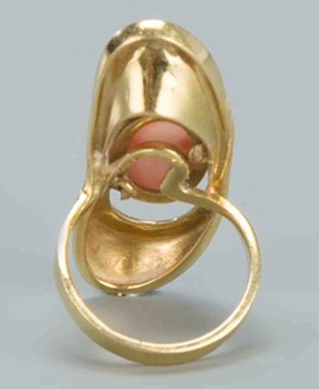 Italian Angel Skin Coral Gold 18-Karat Ring, 1970 In Excellent Condition In Verviers, BE
