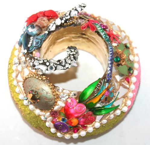 Unique ane Collectable Défilé Bracelet Cuff of Christian Lacroix. Tag: Christian Lacroix CL Made in France