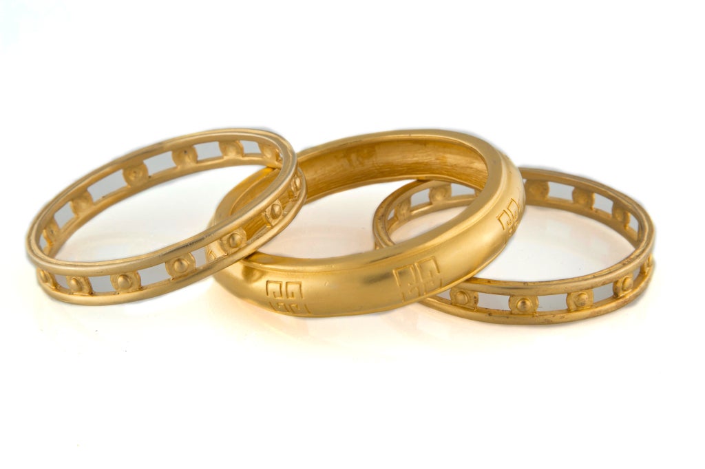 GIVENCHY LOGO SIGNED GOLD BANGLE BRACELET