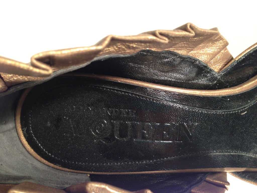Alexander McQueen Light bronze pleated ruffle peep toe shoe 3