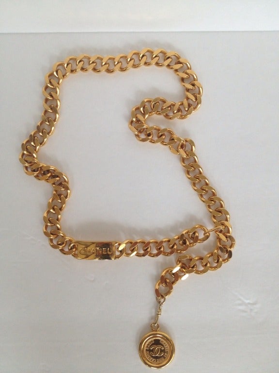 Why should rappers get to have all the fun? Us glamor goddesses can rock a gold chain too.

Add a dose of shine to a sharp day look, or accentuate a flowing, elegant dress with this beautiful accent. Adjust the length of the substantial gold chain