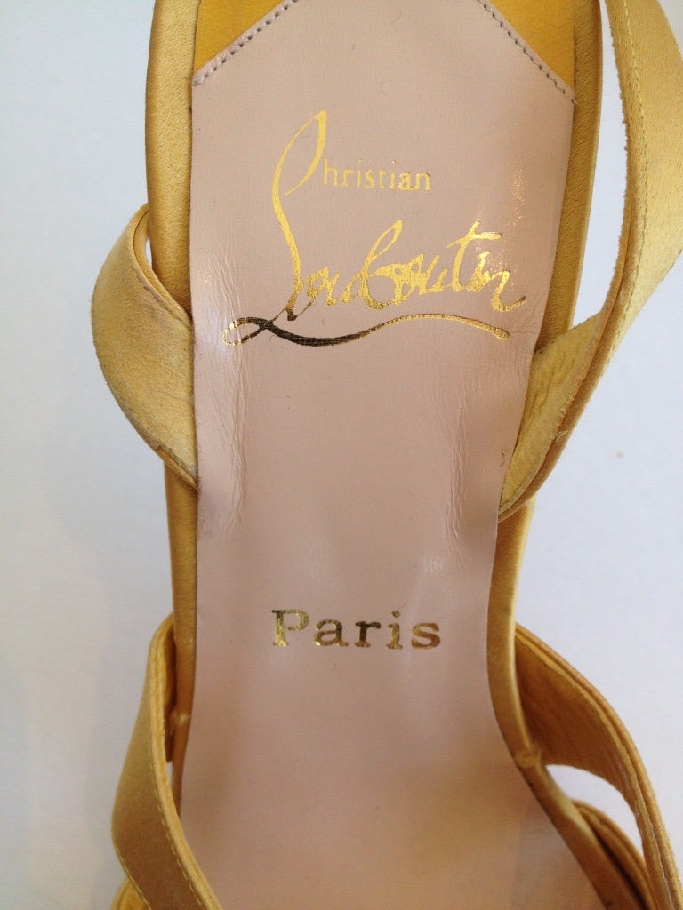 Christian Louboutin Yellow Satin Pump In New Condition In San Francisco, CA