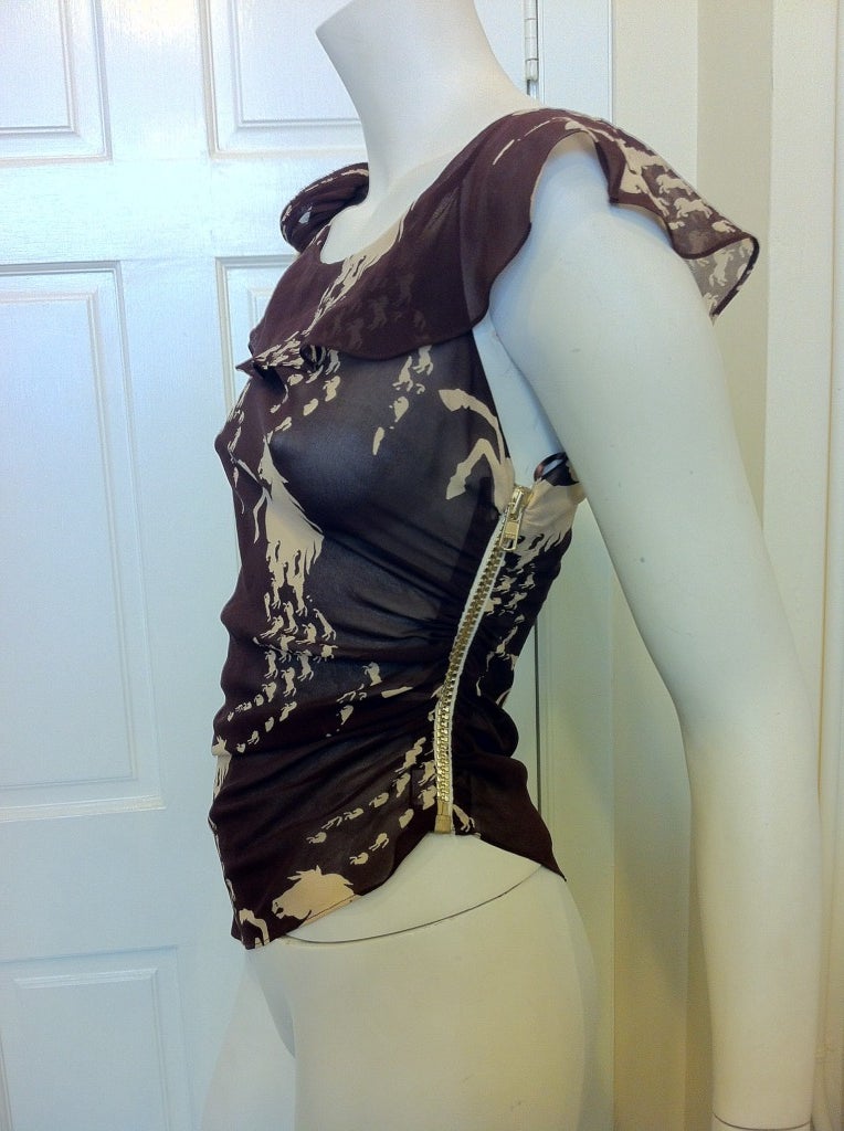 Chloe Brown Horse Print Top In Excellent Condition In San Francisco, CA