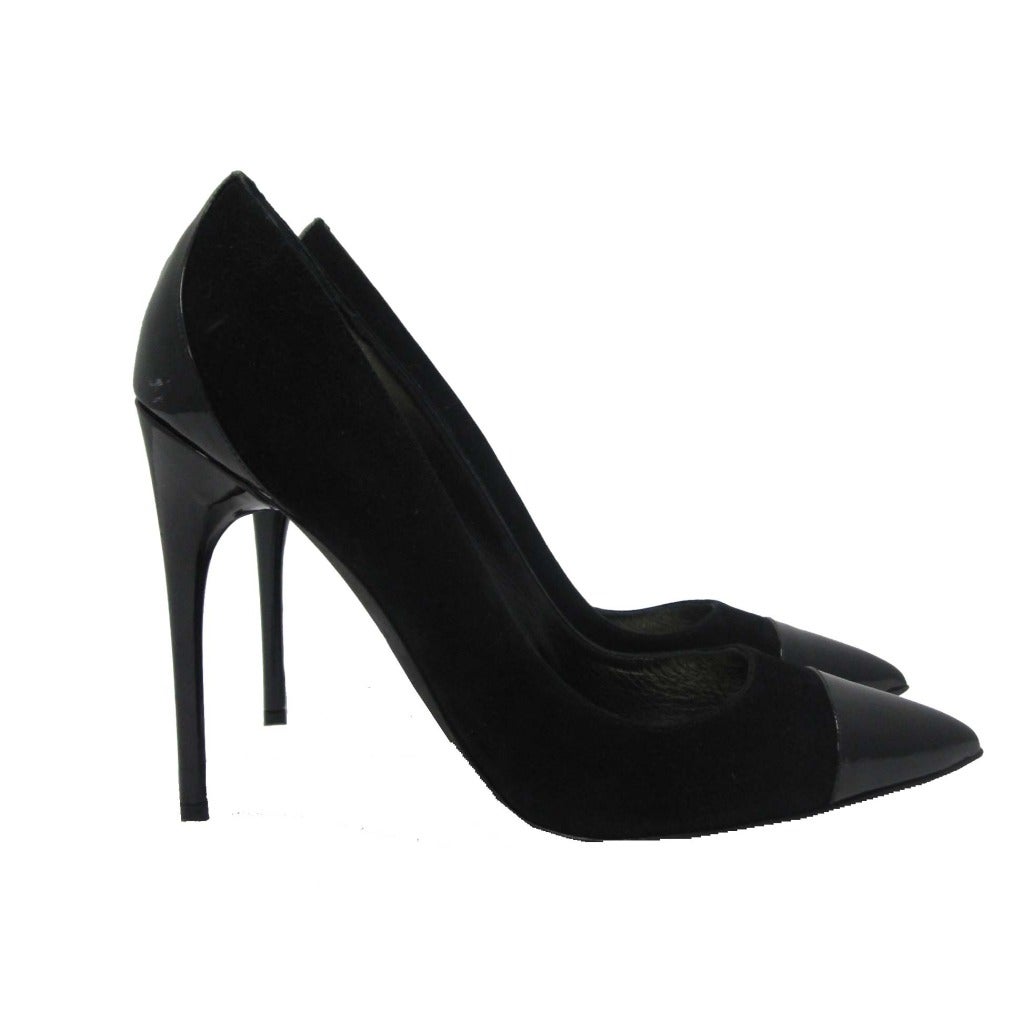 Tom Ford Patent and Suede Pump In New Condition In Aspen, CO