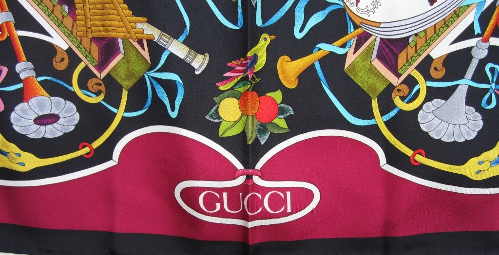 Gucci Floral Music Musical Seidenschal im Zustand „Neu“ in Wallkill, NY