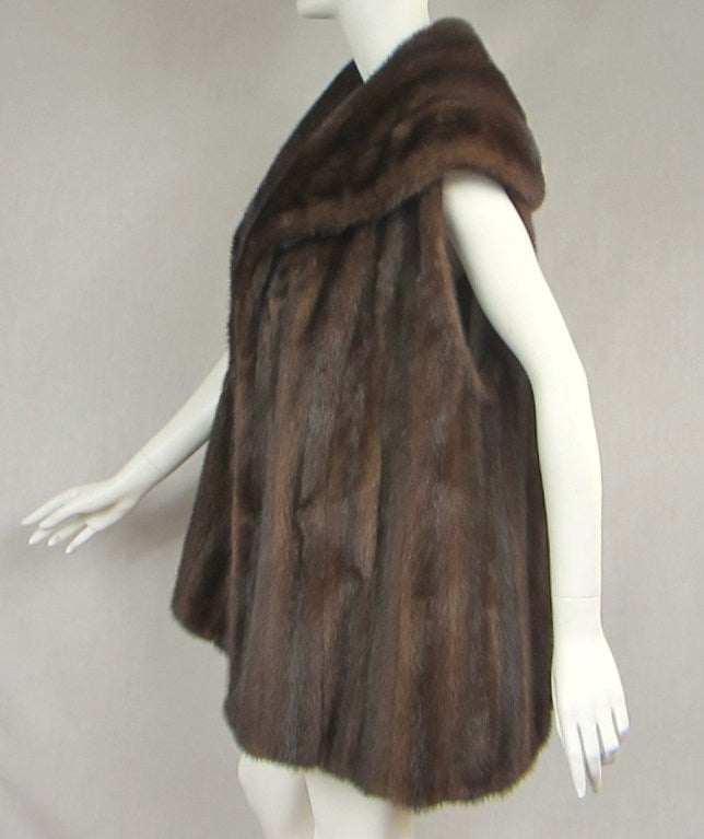 Women's 1960s Mink Swing Cape Vest