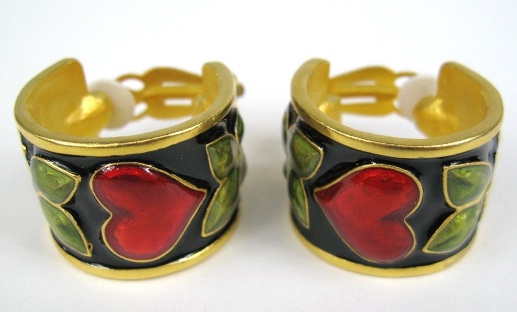 Colorful floral motif Karl Lagerfeld earrings In New Condition In Wallkill, NY